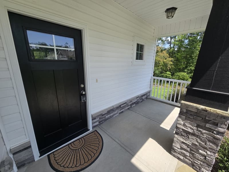 Smithfield House: 463 Jackson Pond Drive
