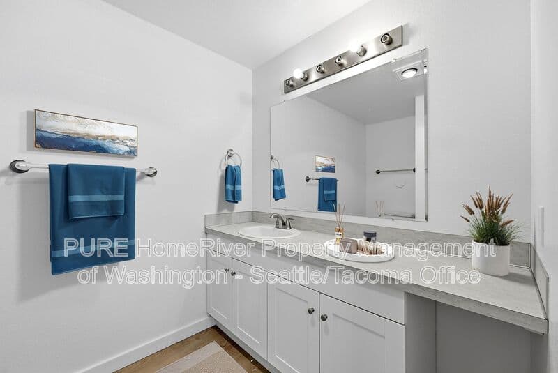 Tacoma Apartment: 6601 S 8th St