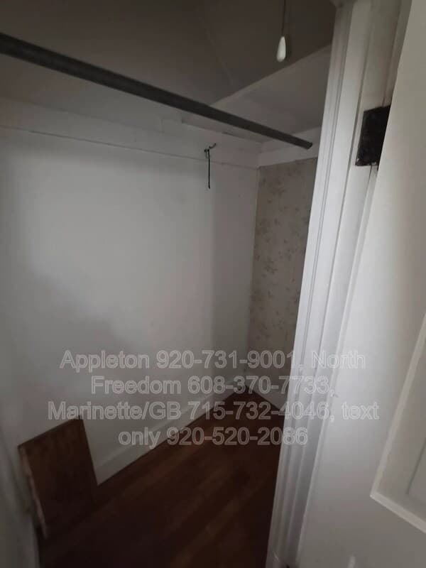 New Holstein Condo: 2103 Broadway St- Upper