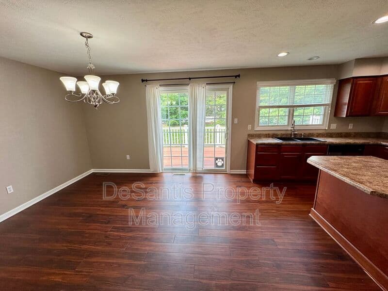 Wexford Townhome: 307 Marshall Heights Drive