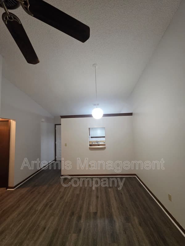 Orange Park House: 1290 Jefferson Avenue