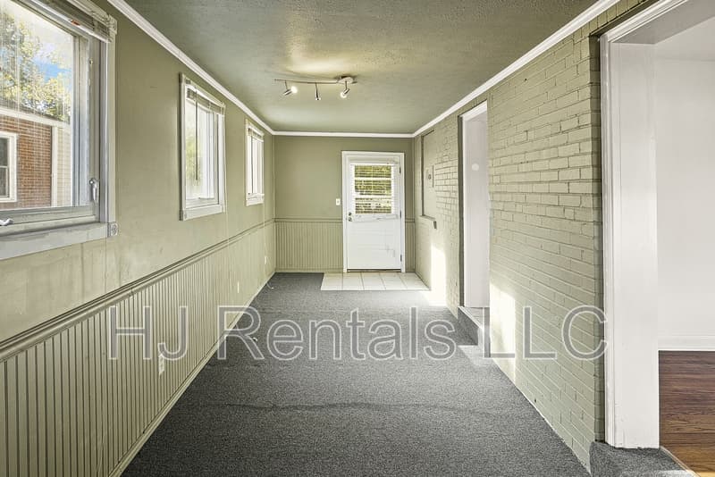 Florissant House: 1305 South New Florissant Road