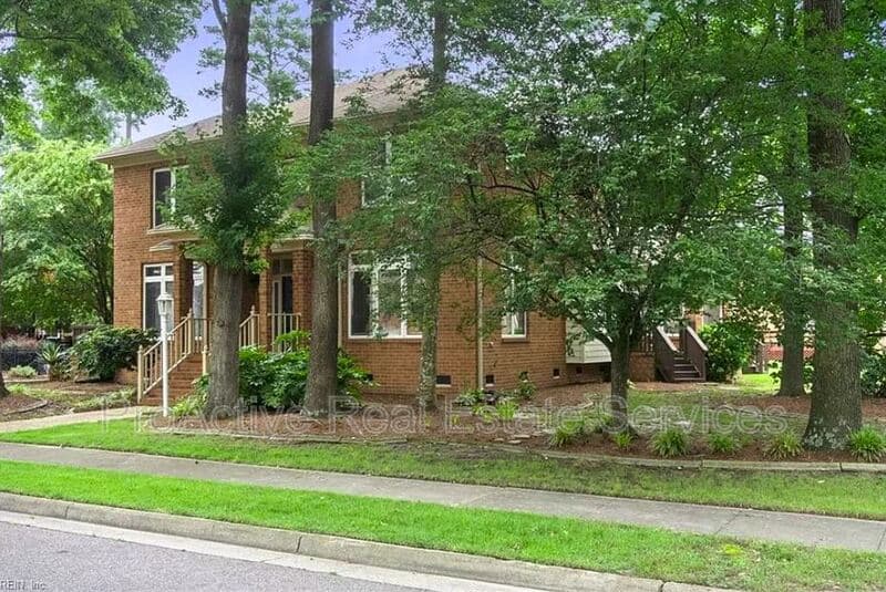 Chesapeake House: 1009 Timber Neck Mall