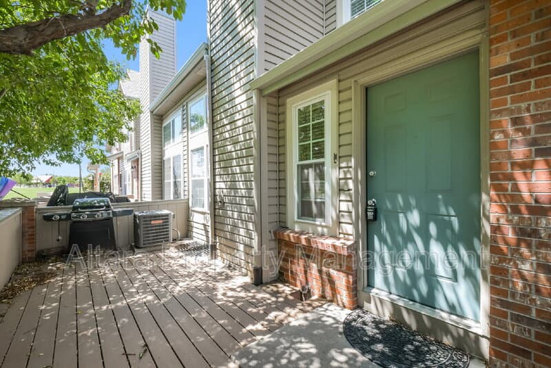 Aurora Townhome: 10041 E Mexico Ave