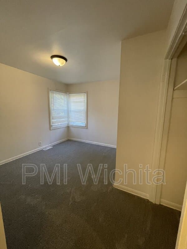 Wichita Condo: 2323 S Belmont St