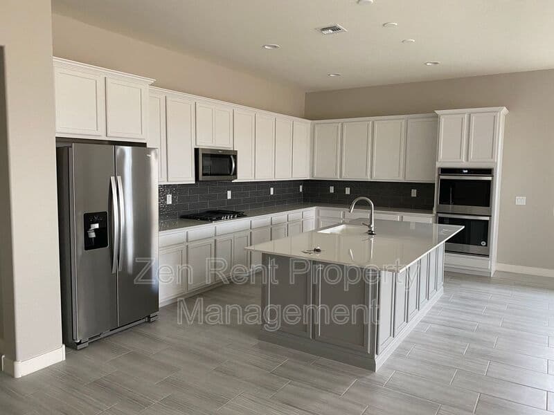 Queen Creek House: 23515 S 231st Way