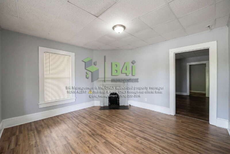 Macon House: 1240 Rocky Creek Rd