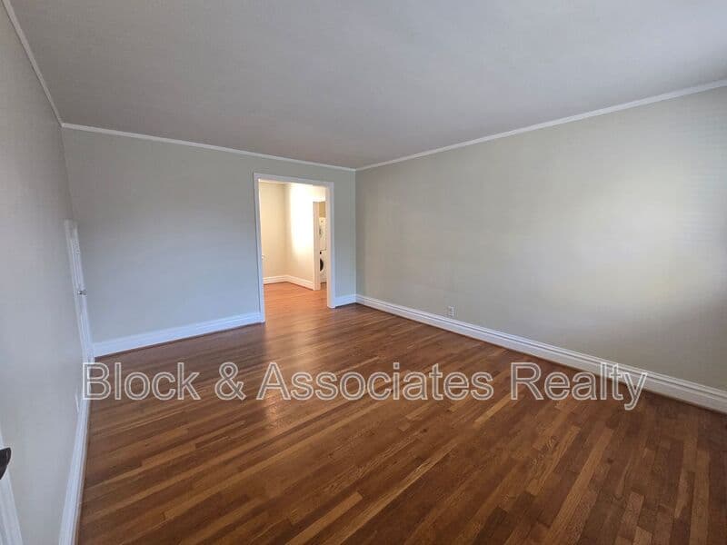 Greensboro Condo: 1108 West Friendly Ave