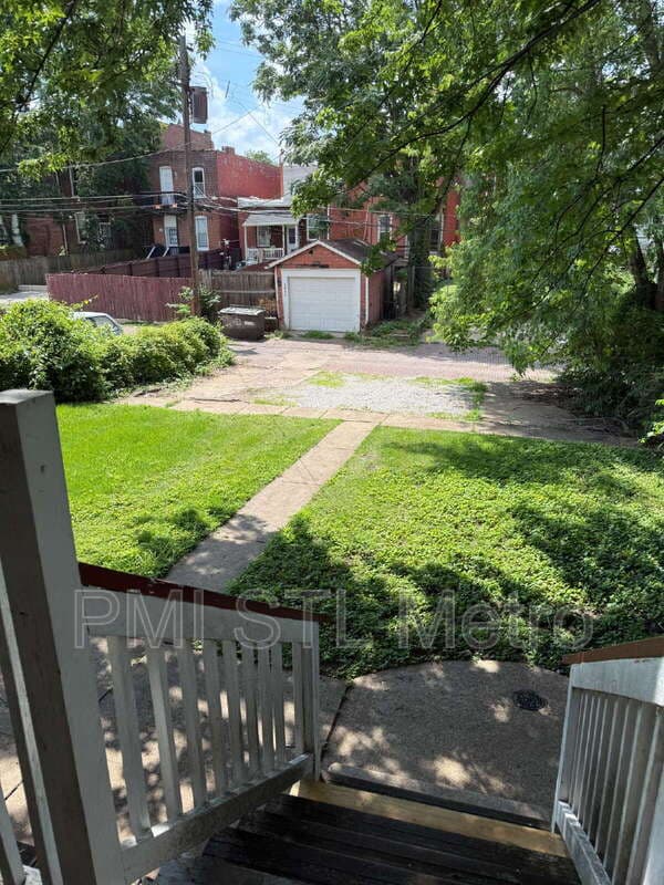 St. Louis Apartment: 3931-3933 Oregon Ave
