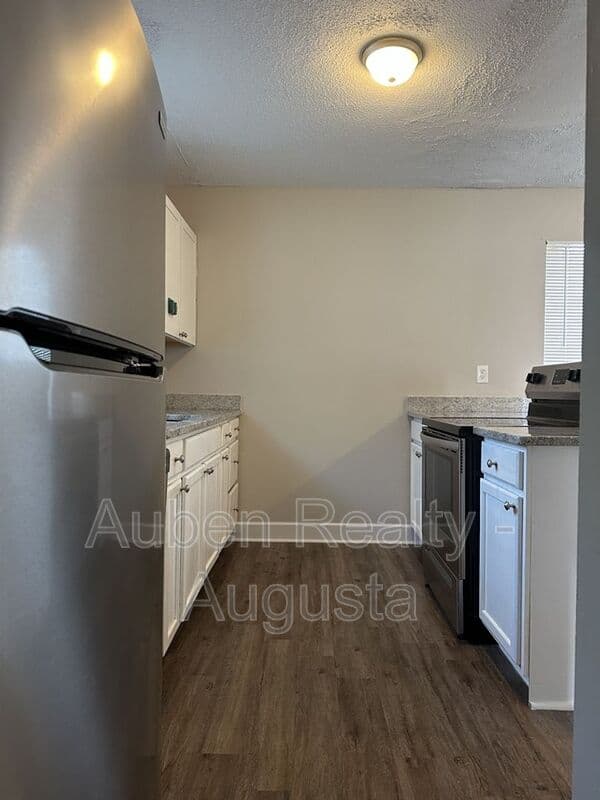 Augusta House: 3202 Gerald Dr E