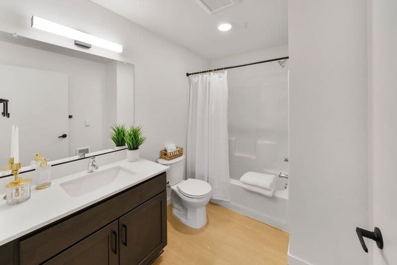 Seaside Apartment: 1000 S Holladay Dr
