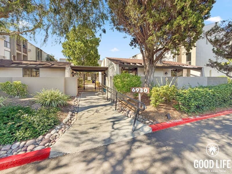 San Diego Condo: 6930 Hyde Park Drive