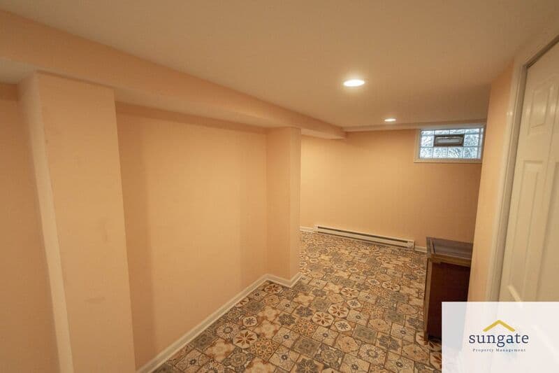 Baltimore House: 7023 Deerfield Rd