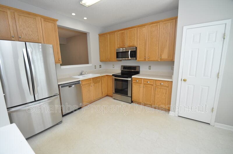 Raleigh House: 10945 Pendragon Pl