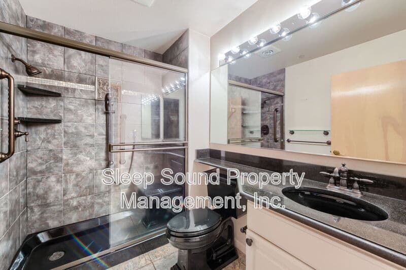 Portland Condo: 201 N Hayden Bay Dr