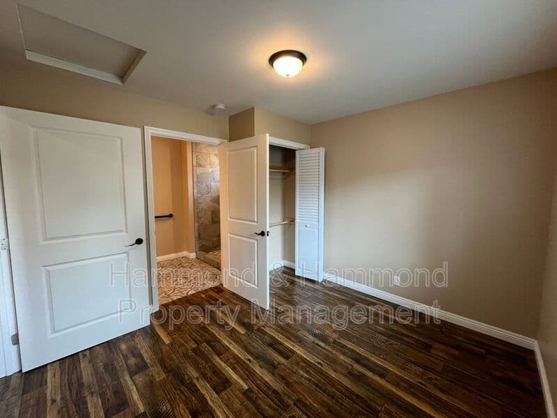 Granada Hills House: 16750 Index St.
