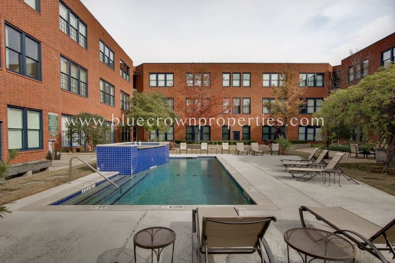 Dallas Condo: 2502 Live Oak St
