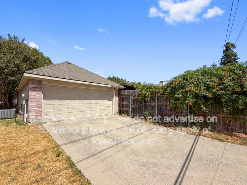 Frisco House: 10911 Red Cedar Dr
