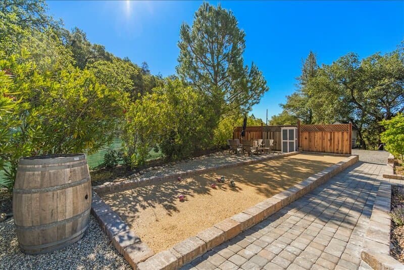 Cloverdale House: 47 Geysers Road