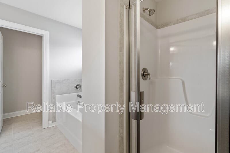 Clayton House: 102 Wicklow Ct