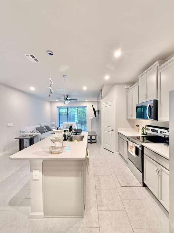 Brandon Townhome: 1124 Creek Valley Court - 1