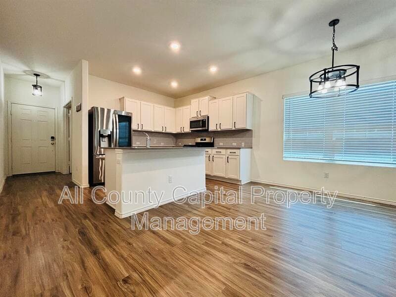 Pflugerville House: 21300 Bird Wing Dr