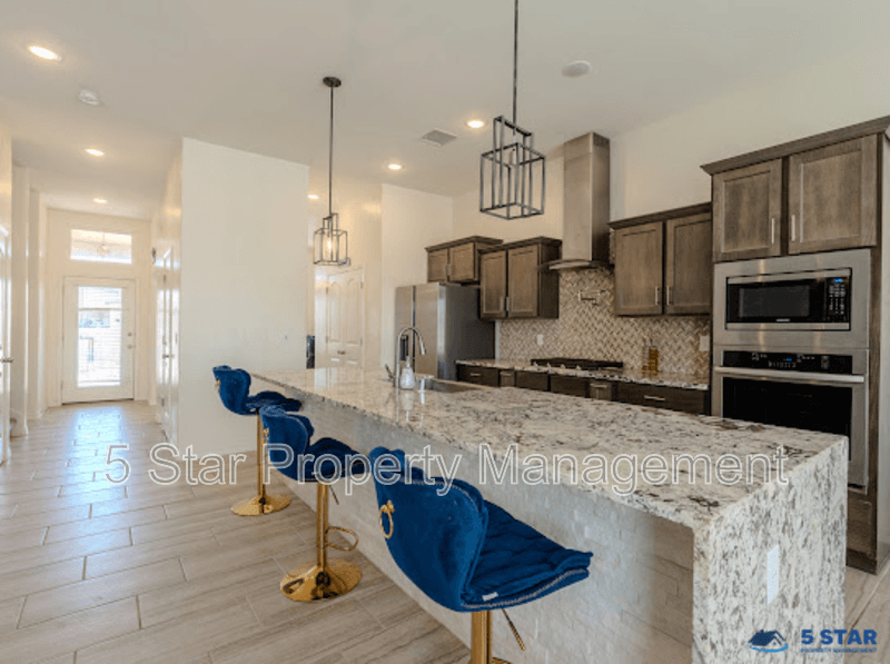 El Paso House: 2233 Mike Price Dr