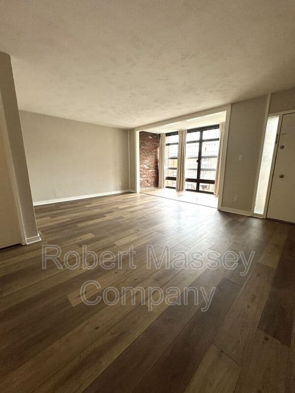 Louisville Condo: 1040 Cherokee Road