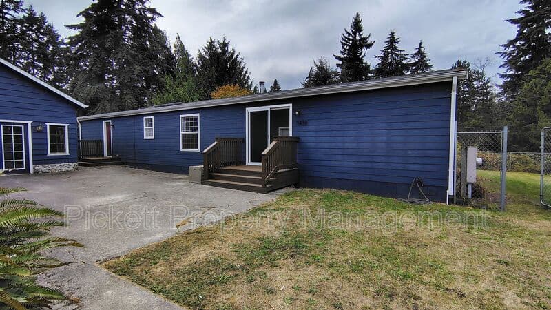 Port Orchard House: 11438 SE Regatta View Ln
