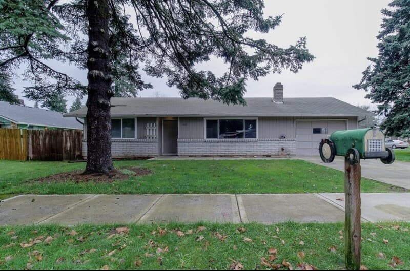 Vancouver House: 1420 Northeast 142nd Avenue