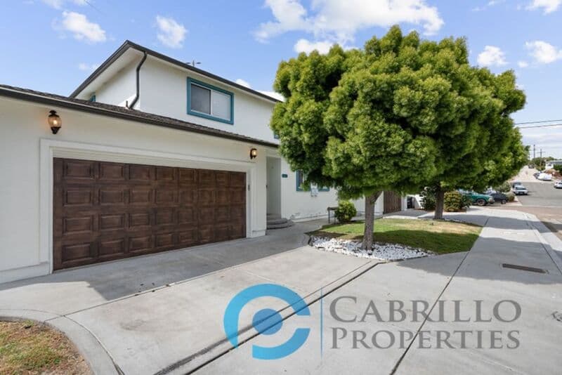 San Diego Townhome: 1720 Evergreen Street