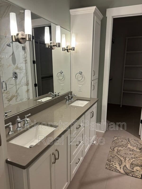 Columbus House: 8115 Dreamboat Drive