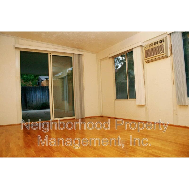 Fresno House: 3464 W. Robinwood Ln.