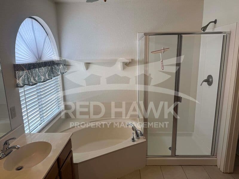 Tempe House: 25 W La Vieve Ln