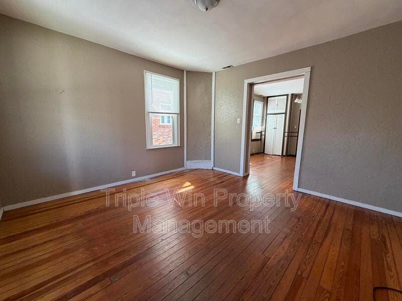 St. Louis House: 5246 Blow St