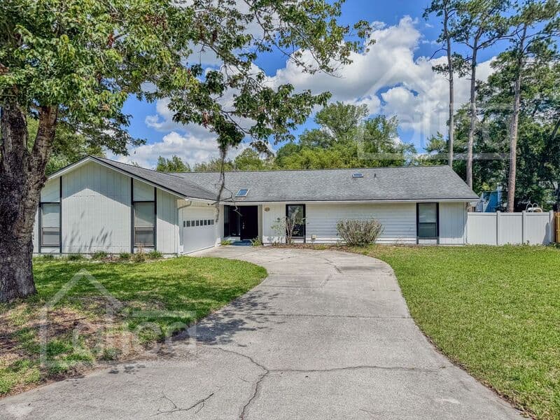 Orange Park House: 1959 Sussex Dr N