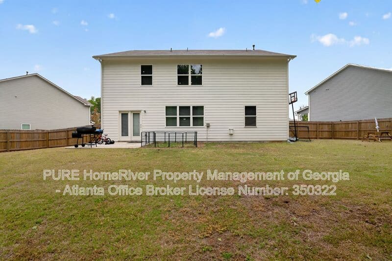 Lithia Springs House: 4842 Layton Dr