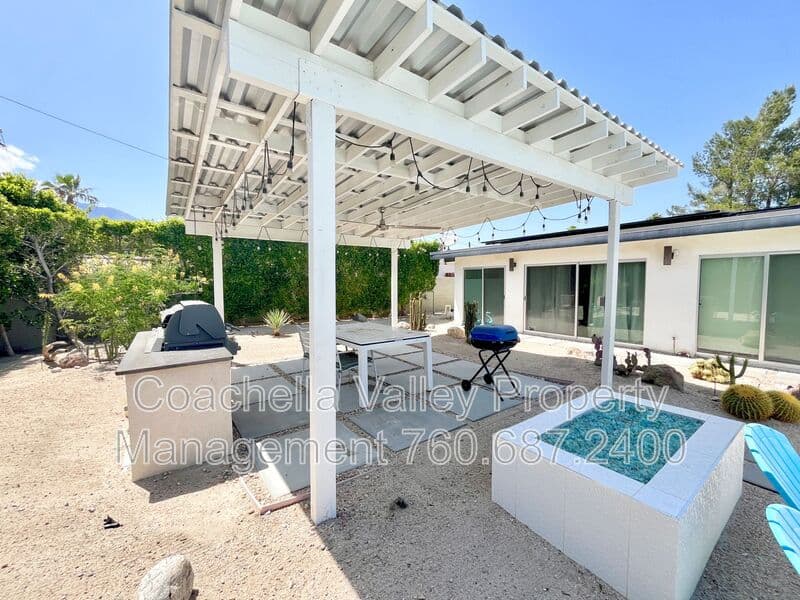 Palm Springs House: 2719 E Ventura Road