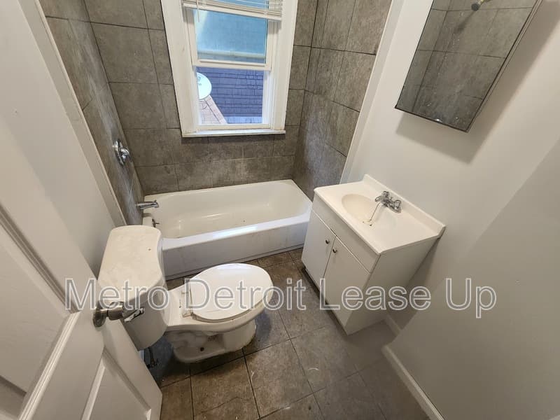 Detroit House: 5527 Nottingham