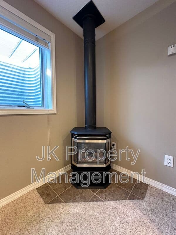 Great Falls House: 1005 34th Ave NE