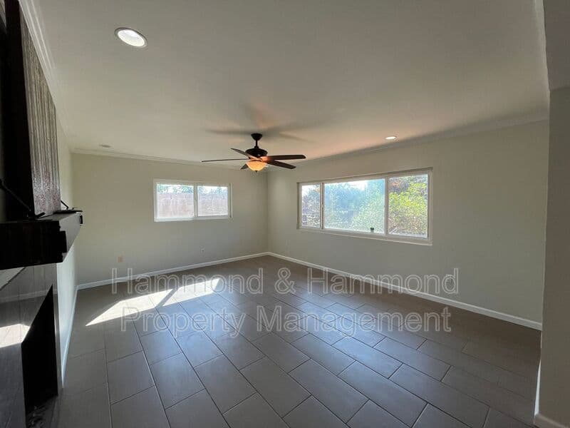 Granada Hills House: 16751 San Fernando Mission Blvd.