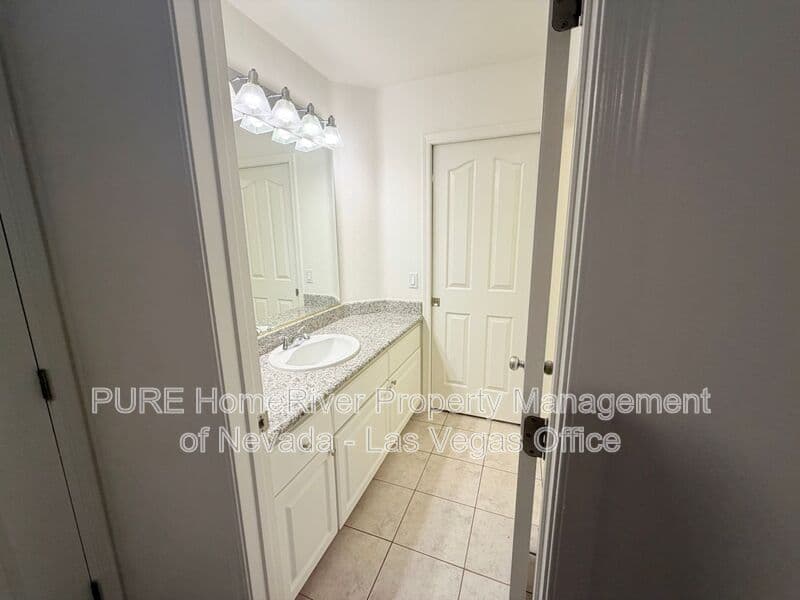 Las Vegas House: 2121 Stone Croft Street