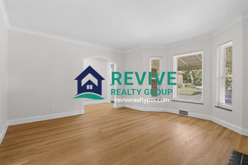 Detroit House: 18503 Prairie Street