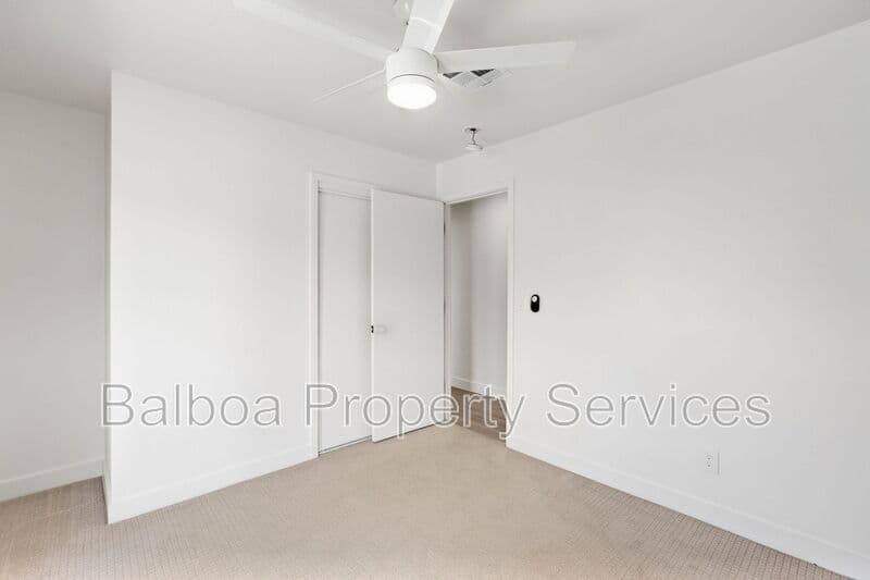 Gilbert House: 1 N Cottonwood Dr