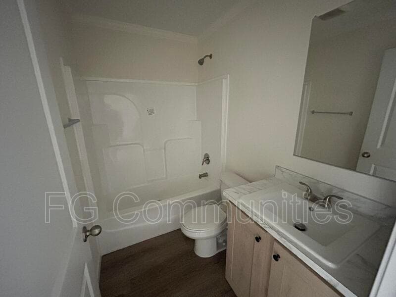 Conover House: 213-3C Lineberger Road