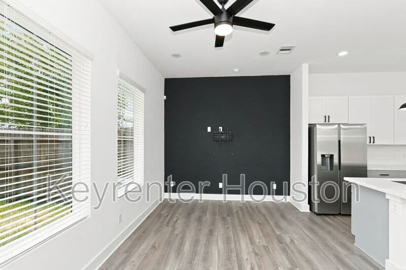 Houston House: 2908 Stevens St