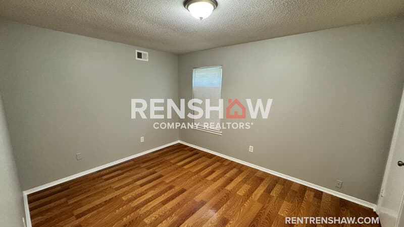 Memphis House: 381 N Manassas St