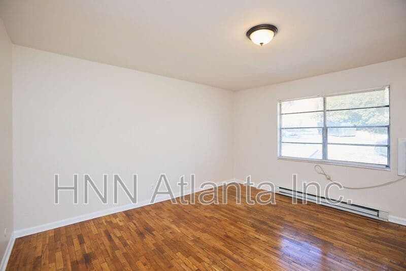 Atlanta House: 2151 Lenox Rd, NE