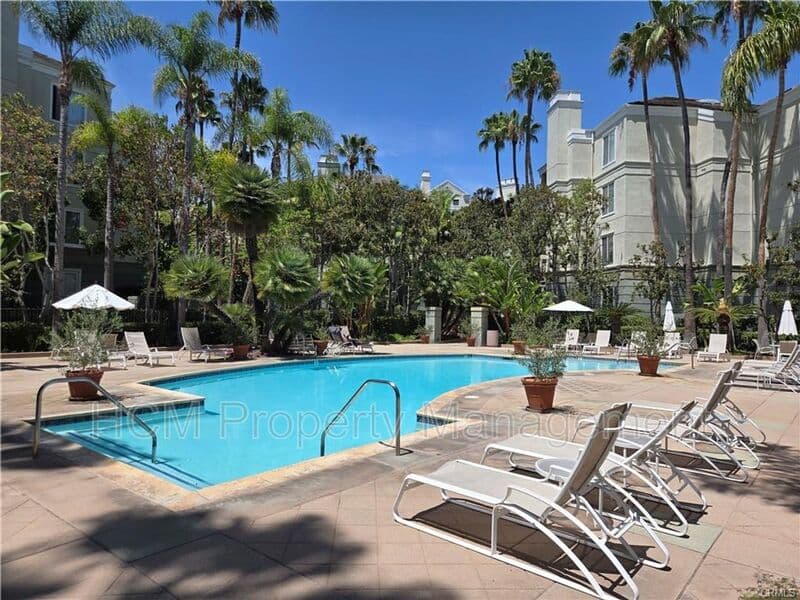 Irvine House: 2233 Martin