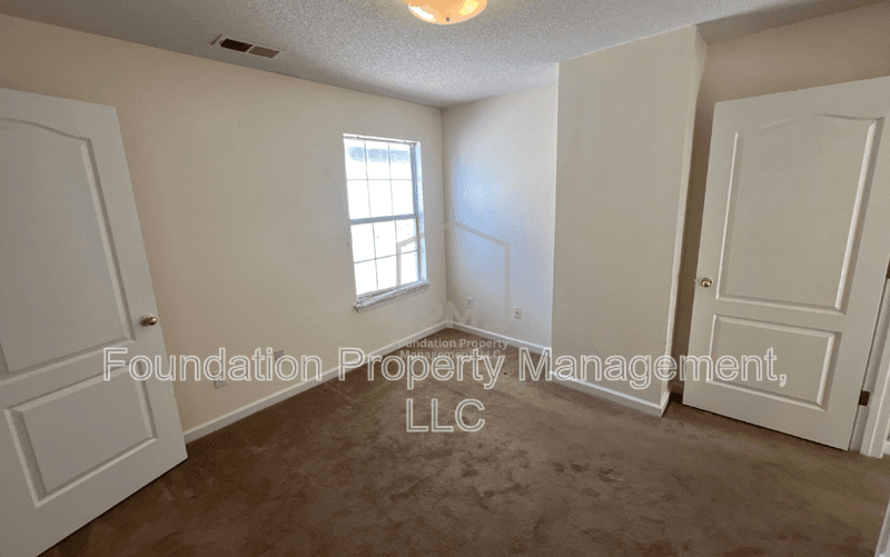 Memphis House: 9115 Cinderhill Cove West